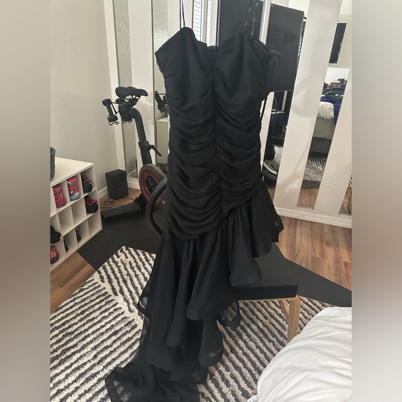 ELLIATT - Strapless Dress - pristine condition. Only worn once. - Picture 3 of 4